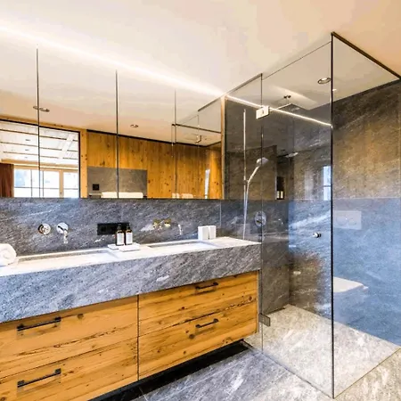 Hornblick Neu Elegant Stadtzentrum, Parkplatz Apartment Kitzbuhel